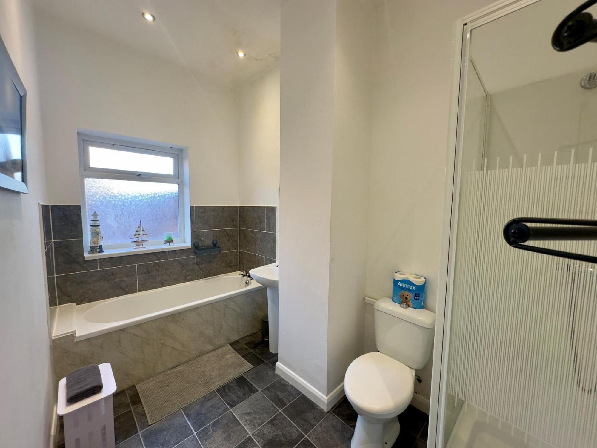 Large Ground Floor Apartment - South Shields - 3 Minutes From South Tyneside Hospital, 8 Minutes From Beach Экстерьер фото
